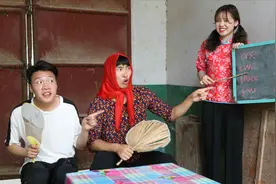 短剧：甜甜老师教妈妈和哥哥学英语，没想俩人发音一个比一个逗