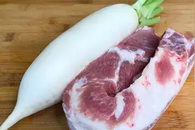 秋天要多吃白萝卜，加2斤五花肉，教你一个新做法，我家一周吃5次