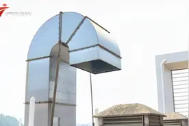 能否拆除？中山一茶楼私自搭建烟囱，楼上居民家中都是油烟味视频封面