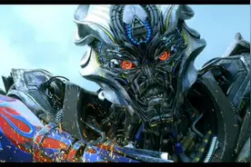 霸气十足的霸天虎领袖威震天精彩变形集锦视频封面