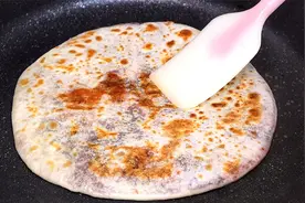 一碗面粉做2种早餐饼，豆沙馅和梅菜肉馅，咸甜搭配百吃不厌！视频封面