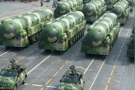 台名嘴谈大陆3大可怕武器，海陆空三位一体：美国连反应都来不及视频封面