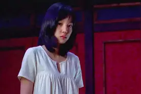 姐妹俩和继母同时来大姨妈，这真的是巧合吗？一部高分恐怖片视频封面