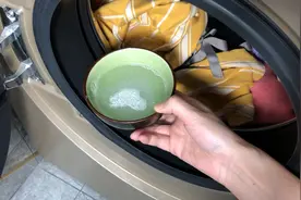 洗衣服时加“一碗水”，多脏的衣服洗完都干干净净，效果一试便知视频封面