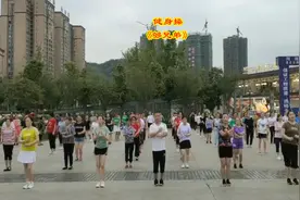 晨练跳一跳简单易学的广场舞出汗排毒，让你一天都容光焕发