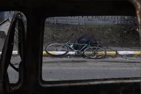 乌方指责俄军撤退前发动大屠杀，300平民丧命街头，中方:必须查清视频封面