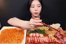 【韩国吃播Boki】最新烟熏五花肉、鸭肉、香肠，还是小福姬好看！视频封面