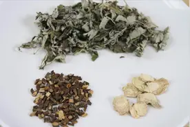 女生经期不规律，3味中药煮水泡脚，温经暖宫，子宫干净健康！视频封面