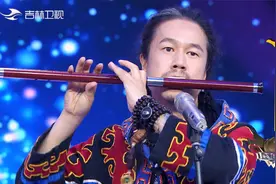云南小伙长发及腰，现场带来乐器吟唱表演，深邃悠远|高手在民间视频封面