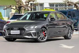 35万预算，顶配奥迪A4L和低配奥迪A6L该怎么选？对比了解一下视频封面