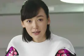 美女搏击教练对小伙说：输了，我当你女朋友，结果小伙竟是特种兵视频封面