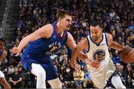 2K22季后赛模拟：库里豪取30分，超远三分杀死比赛，勇士胜掘金！视频封面