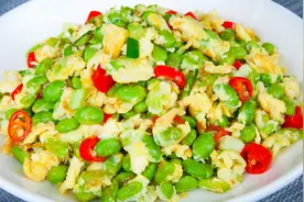 万万也没有想到，毛豆加4个鸡蛋，比吃肉还解馋，酥嫩入味特下饭