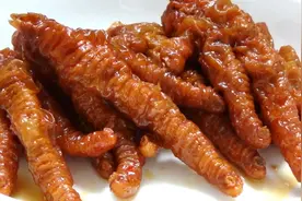 虎皮鸡爪怎样做才能一撕就脱骨？详细简单的步骤，保证个个起虎皮视频封面