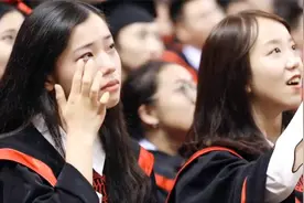 十大毕业歌曲，旋律一响让人泪奔，你能坚持到第几首？