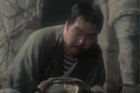 追鬼：抓鬼道士抓千年僵尸，不料正赶上僵尸在吸猪血，恐怖至极！视频封面