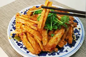莲藕别只凉拌了，教你做一盘“红烧莲藕”，好吃下饭，比肉解馋视频封面