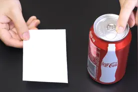 易拉罐拉环断了打不开？教你一招，一张纸就能轻松打开，现场演示