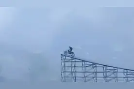 “拼命阿汤”回归！实拍《碟中谍7》阿汤哥悬崖跳摩托车惊险场面