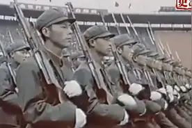 1975年解放军运动会，千人刺杀操表演，整齐划一、杀声震天！视频封面