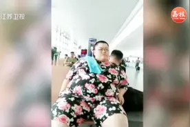 节食、针灸、拔火罐，24岁女孩用尽办法，为何体重猛长到392斤？视频封面