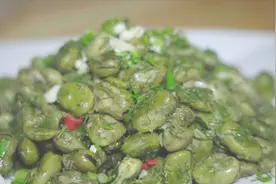 嫩胡豆怎么炒才能快速翻沙入味？川菜厨子只提醒这一点，你就懂了