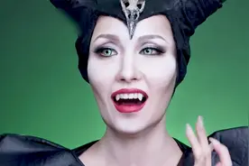 国外美妆达人化仿妆，高度还原《沉睡魔咒》女主，真假难分视频封面