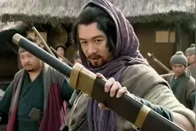 武松：鲁智深酒店偶遇杨志，二话不说直接开战，强强对决精彩了视频封面