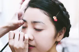美妆达人教你化妆小技巧，简单易学，全天不脱妆