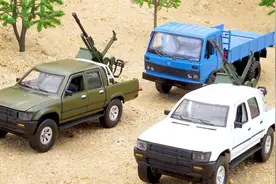 玩具车总动员：卡车救援车从怪物与挖掘机和警车！视频封面