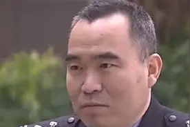 传奇：17岁姑娘丢了十根金条，发现后谈定报警，警察一查不对劲视频封面