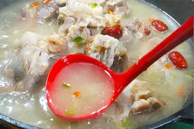 炖骨头砂锅切记3个关键，2个不放，学会比饭店的还好吃，汤白肉鲜视频封面