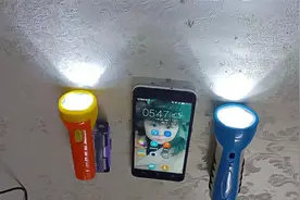 激活修复后的18650电池电筒上能亮3-6钟头 .mp4视频封面