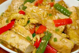 最近很火的鸡蛋豆腐做法，饭店卖58一盘，在家成本5元真解馋视频封面