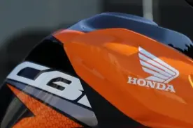 本田街头小霸王，250CC水冷配ABS售价1.8万，GW250飞致250劲敌