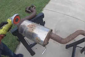 为啥排气管放磁铁的都是老司机？一番解释新手恍然顿悟！视频封面