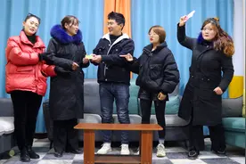 岳母做手术女婿只给300，亲妈旅游二话不说拿出5万，妻子做法解气视频封面