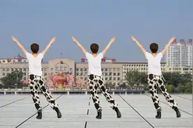 国庆节广场舞《大美中国我的爱》教学版，简单易学，分享给你