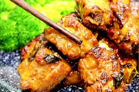 广式茶香排骨，一道清香扑鼻的广东菜，一口下去味道绝了视频封面