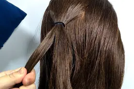 考试这样给女儿扎头发，简单甜美还好看，发型很俏皮视频封面