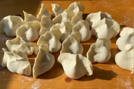 白菜馅儿饺子，白菜到底要不要焯水，正确做法在这里，脆嫩不出水视频封面