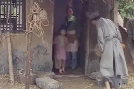 济公：喝了人家一碗水，为了报答，济公把男子的断腿重新接上了！视频封面