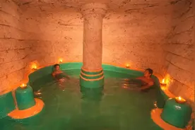 兄弟二人到荒野避暑，用祖传的建造绝活，挖凿出一座奢华地下豪宅视频封面