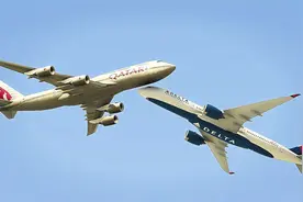 一波三折的紧急着陆，波音747空中发生碰撞，多次尝试迫降视频封面