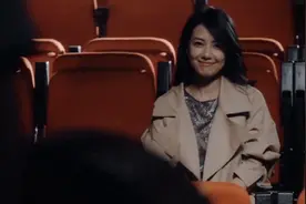 高圆圆太美了，赵雷《成都》小酒馆演艺版MV，听的如痴如醉视频封面