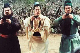 《三国演义》幕后：投资高达1.7亿元，但演员“穷”到偷玉米？视频封面