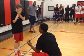 喜欢打球的朋友们，如果你女朋友也喜欢篮球的话，学着点！