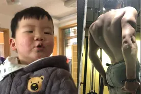 男生健身一年回家迫不及待展示肌肉，不料被侄子疯狂吐槽：像牛蛙视频封面