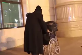 老人推轮椅找老伴后续，火车站：已安排好座位了视频封面