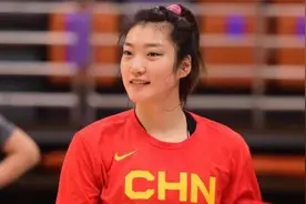 热搜第一！李梦出轨前女篮领导，男方抛妻弃子拒绝支付抚养费视频封面